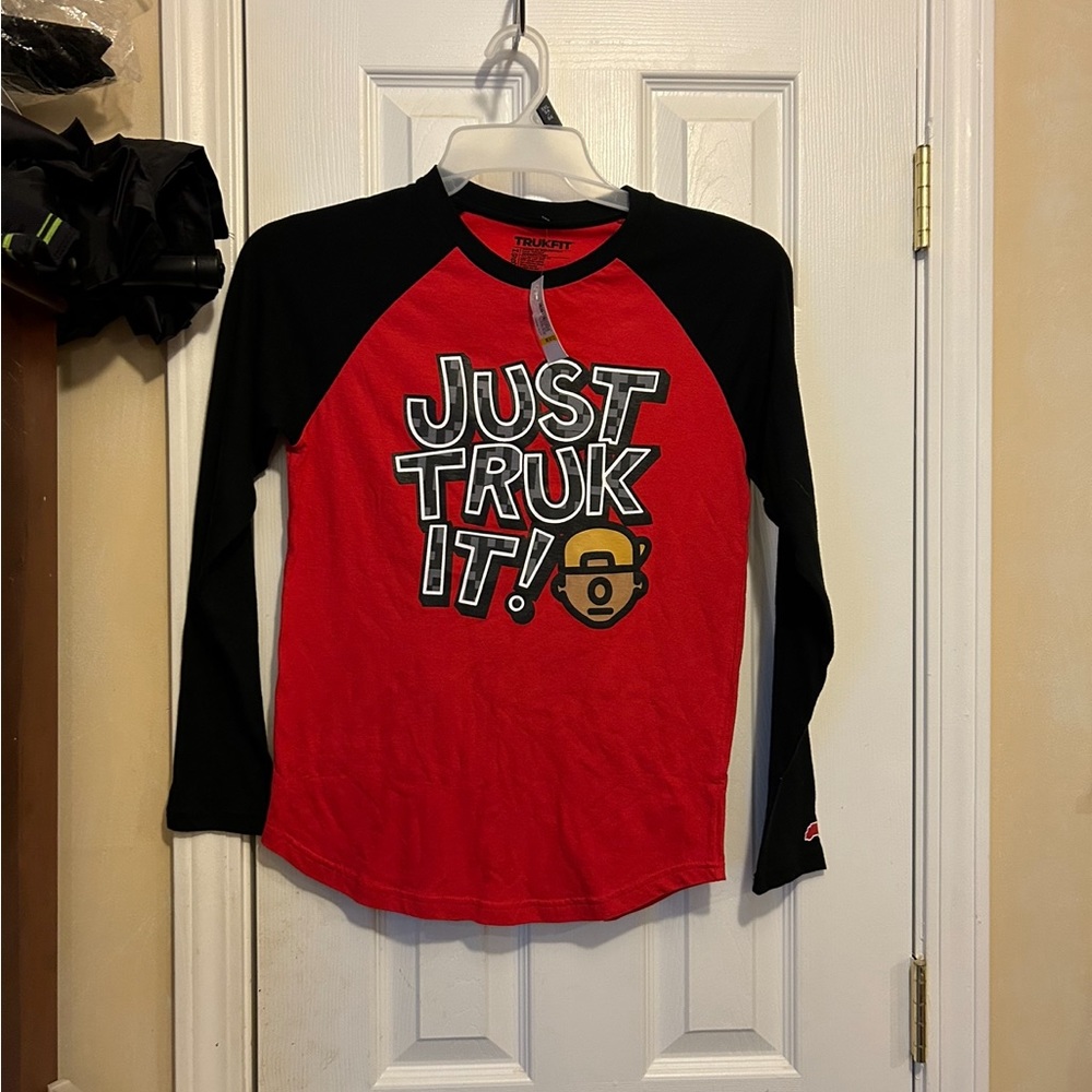 Trukfit Lil Wayne“Just Truk It”Red/Black Boy’s👦🏻Long Sleeves Tee Sz MedNWT🏷️